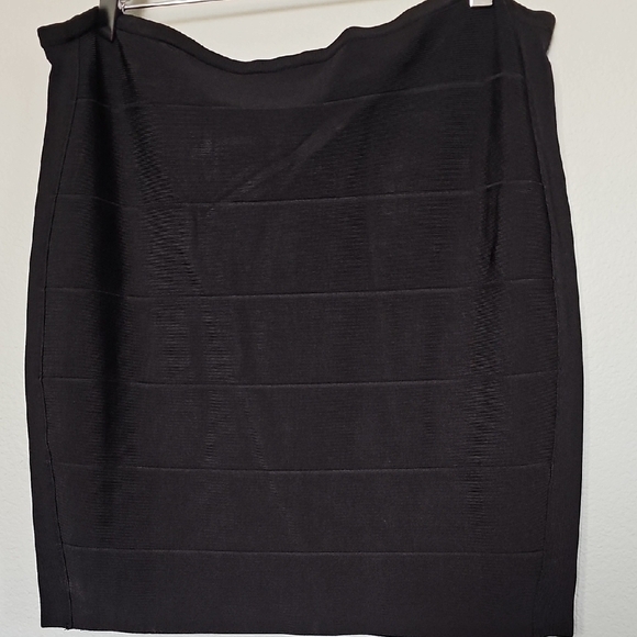 Calvin Klein NWT PXL Black Bodycon Bandage Knee-Length Pencil Skirt for Work - Picture 1 of 8